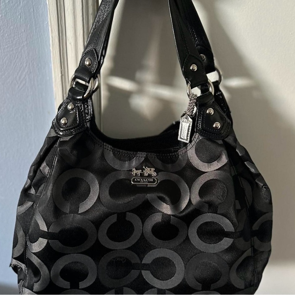 NWOT Coach Authentic Gray Silver Op Art Purse 15573
